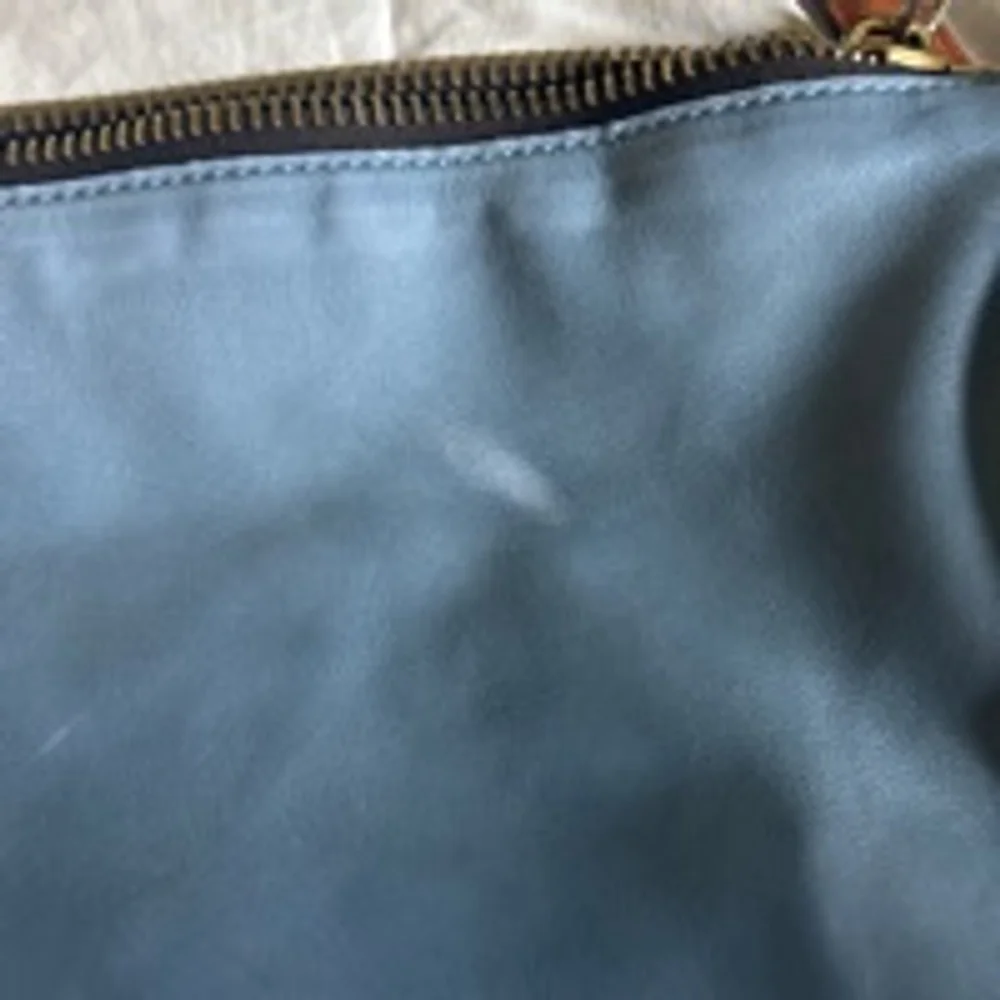 Dooney & Bourke this pre